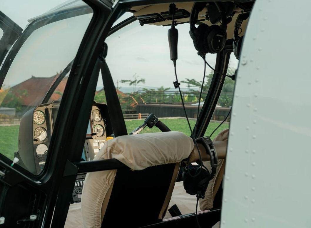 Robinson R66 cockpit